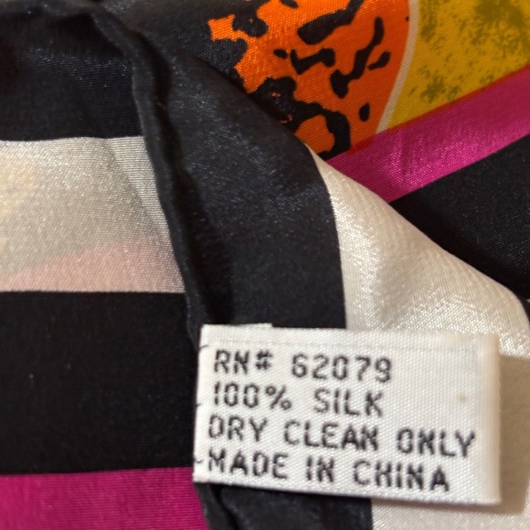 Silk Scarf Vintage Hearts 1980s - Picture 6 of 9